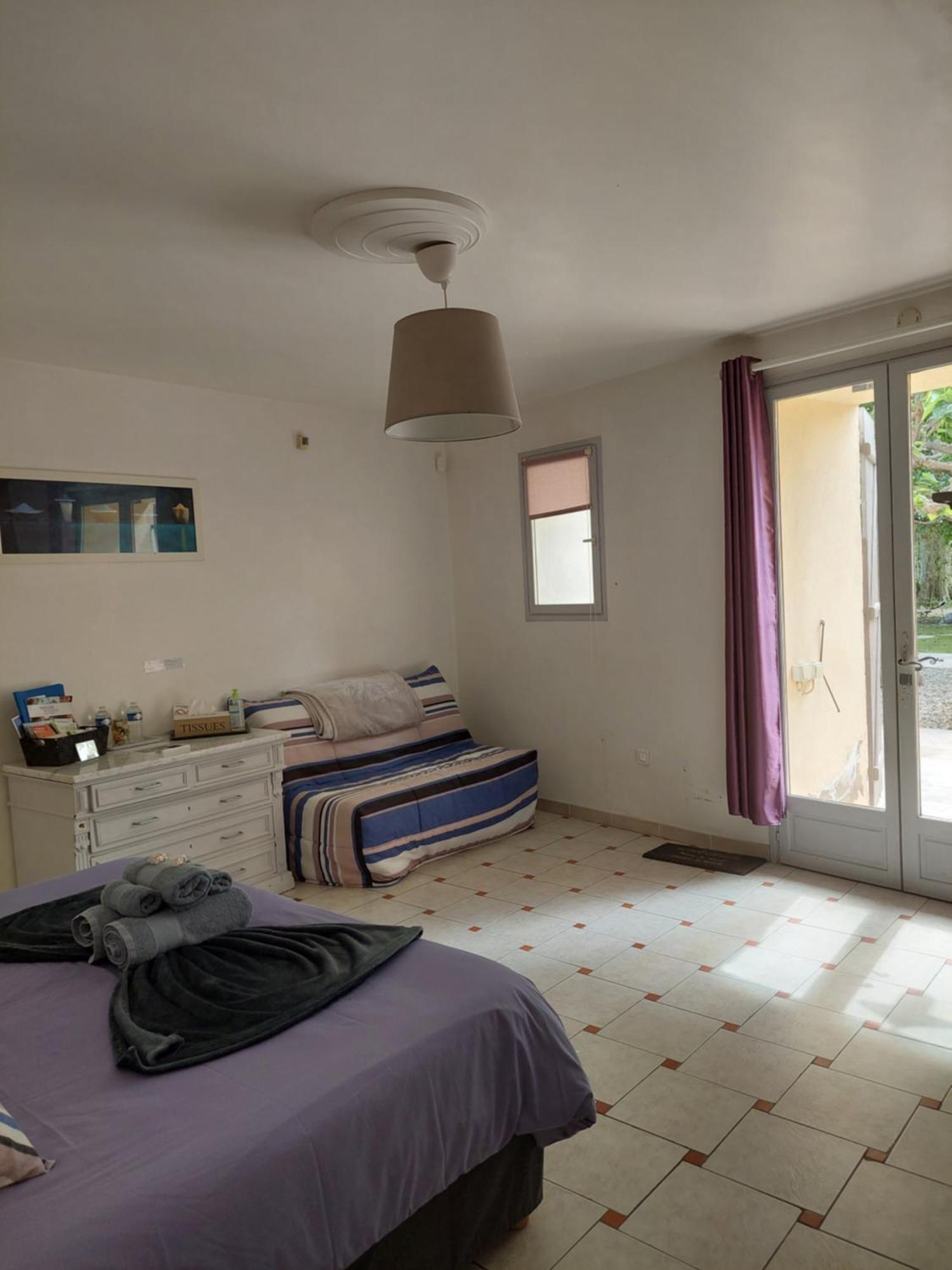 Mas Des Cigognes Bed & Breakfast Le Thor Exterior photo